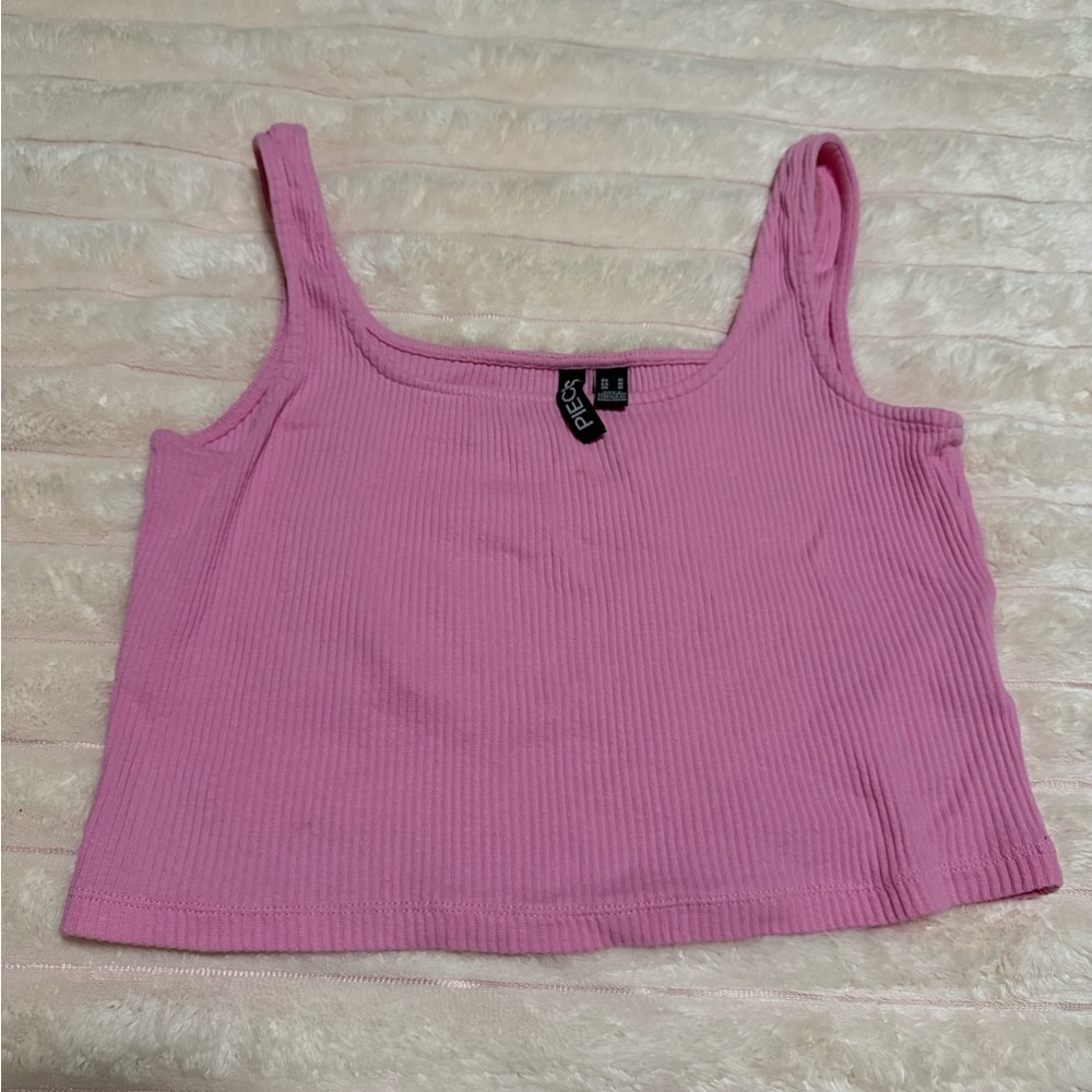 Brandy Melville Pink Ribbed Crop Top